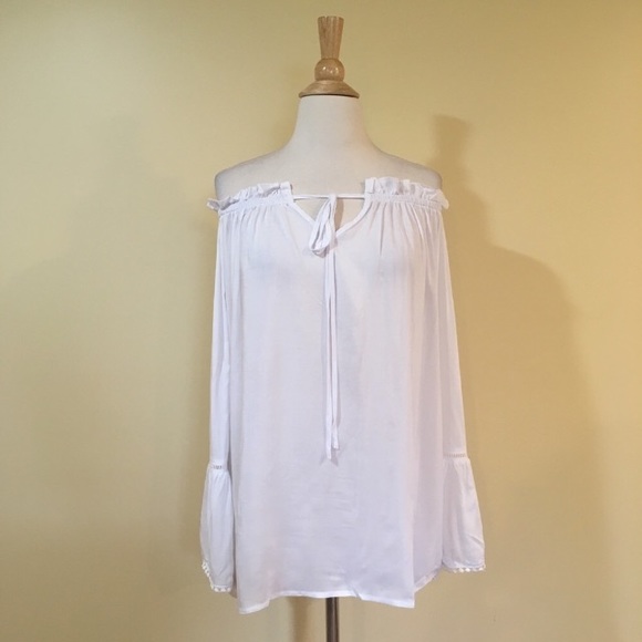 Off Shoulder Bell Sleeve Ruffle Split Front Blouse - Picture 4 of 8
